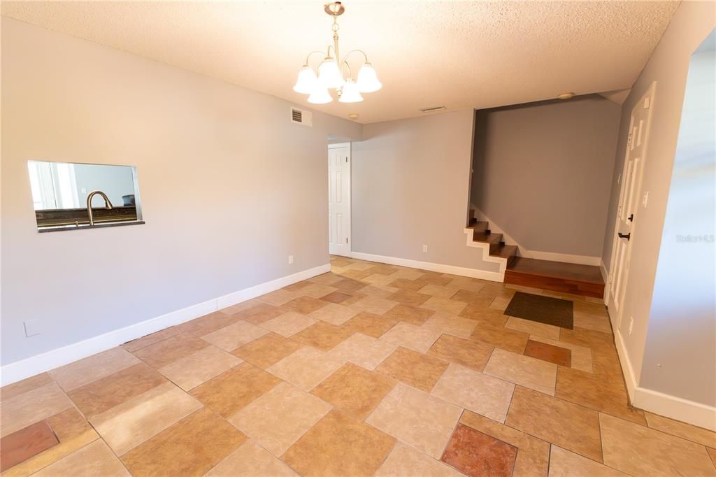 For Sale: $270,000 (2 beds, 1 baths, 1353 Square Feet)