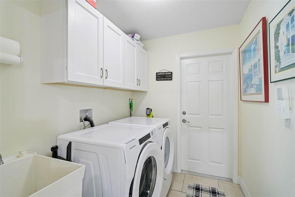 For Sale: $339,900 (3 beds, 2 baths, 1437 Square Feet)