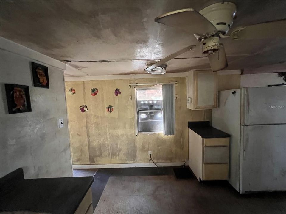 For Sale: $66,000 (2 beds, 1 baths, 672 Square Feet)