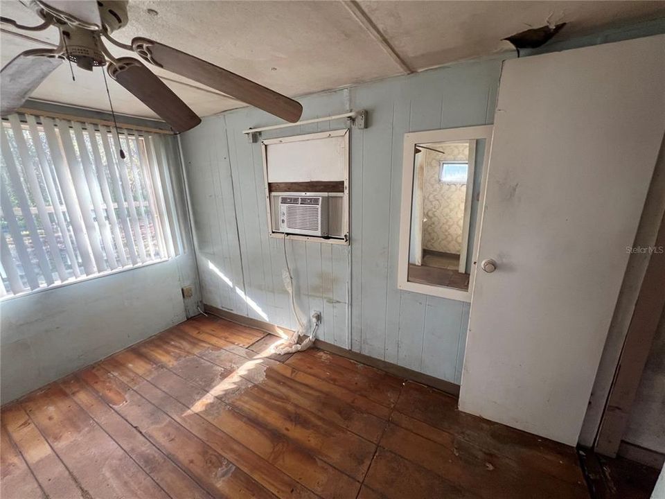 For Sale: $66,000 (2 beds, 1 baths, 672 Square Feet)