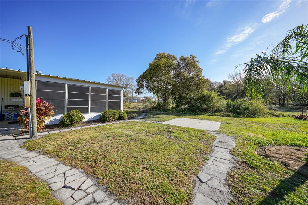 待售: $84,500 (2 贝兹, 1 浴室, 728 平方英尺)