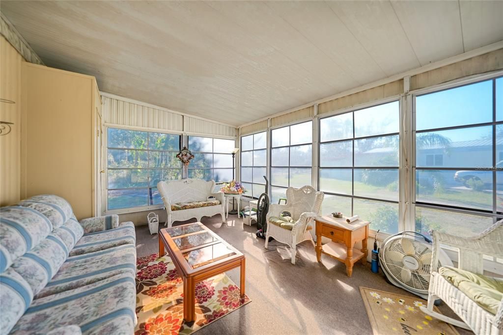 待售: $84,500 (2 贝兹, 1 浴室, 728 平方英尺)