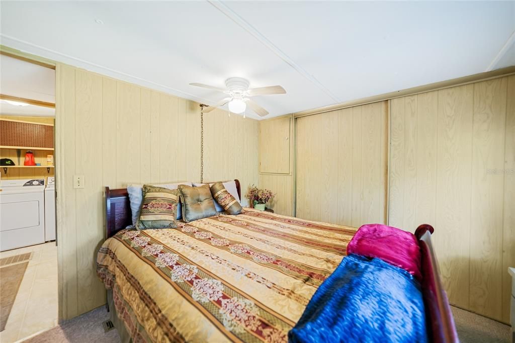 待售: $84,500 (2 贝兹, 1 浴室, 728 平方英尺)