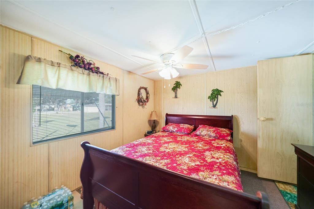 待售: $84,500 (2 贝兹, 1 浴室, 728 平方英尺)