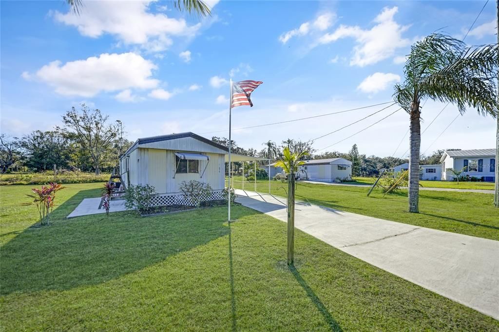 待售: $84,500 (2 贝兹, 1 浴室, 728 平方英尺)