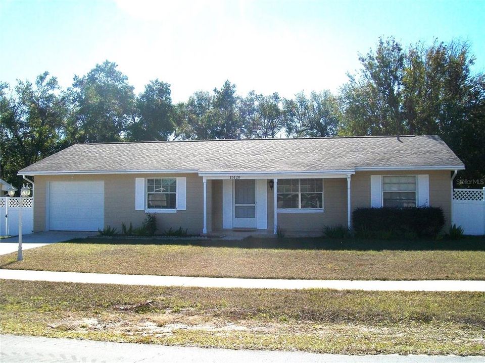 For Sale: $219,900 (3 beds, 2 baths, 1213 Square Feet)