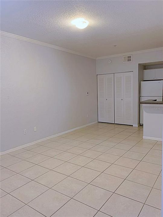 For Rent: $1,200 (1 beds, 1 baths, 499 Square Feet)