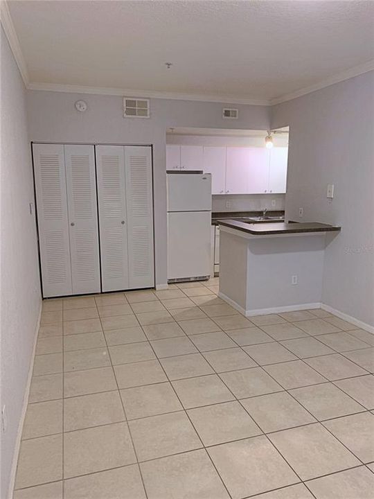 For Rent: $1,200 (1 beds, 1 baths, 499 Square Feet)