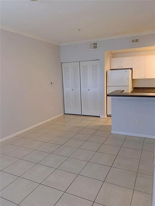 For Rent: $1,200 (1 beds, 1 baths, 499 Square Feet)