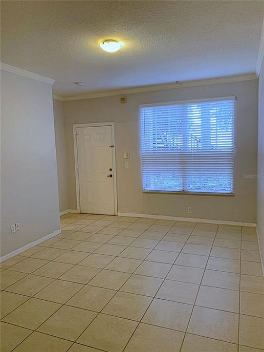 For Rent: $1,200 (1 beds, 1 baths, 499 Square Feet)