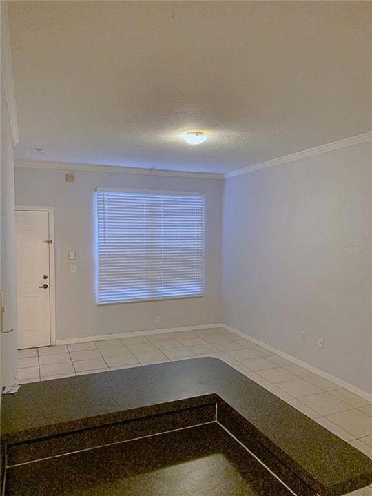 For Rent: $1,200 (1 beds, 1 baths, 499 Square Feet)