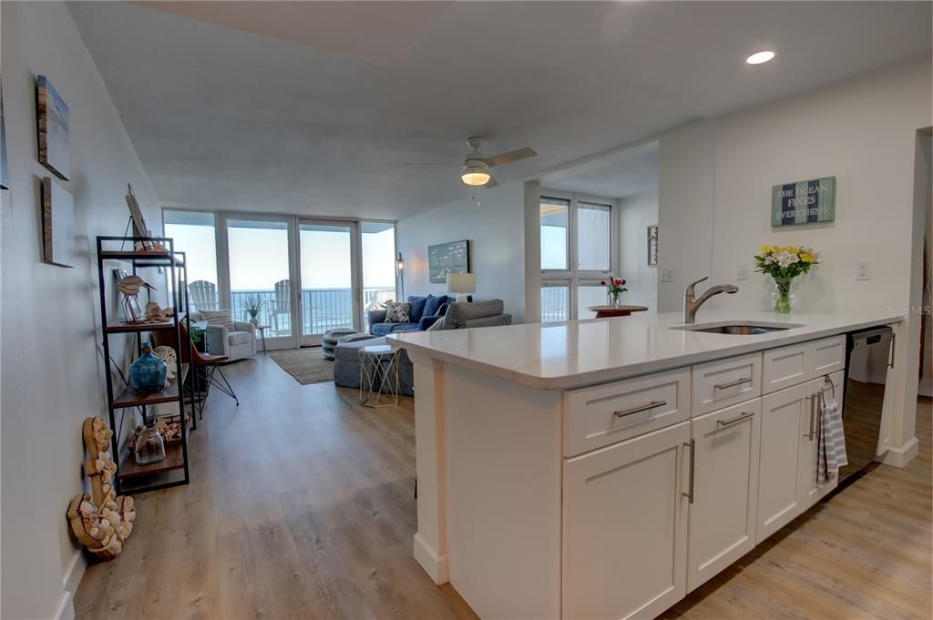 For Sale: $495,000 (1 beds, 1 baths, 920 Square Feet)