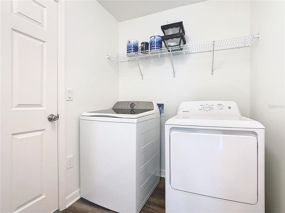 For Sale: $350,000 (3 beds, 2 baths, 1537 Square Feet)