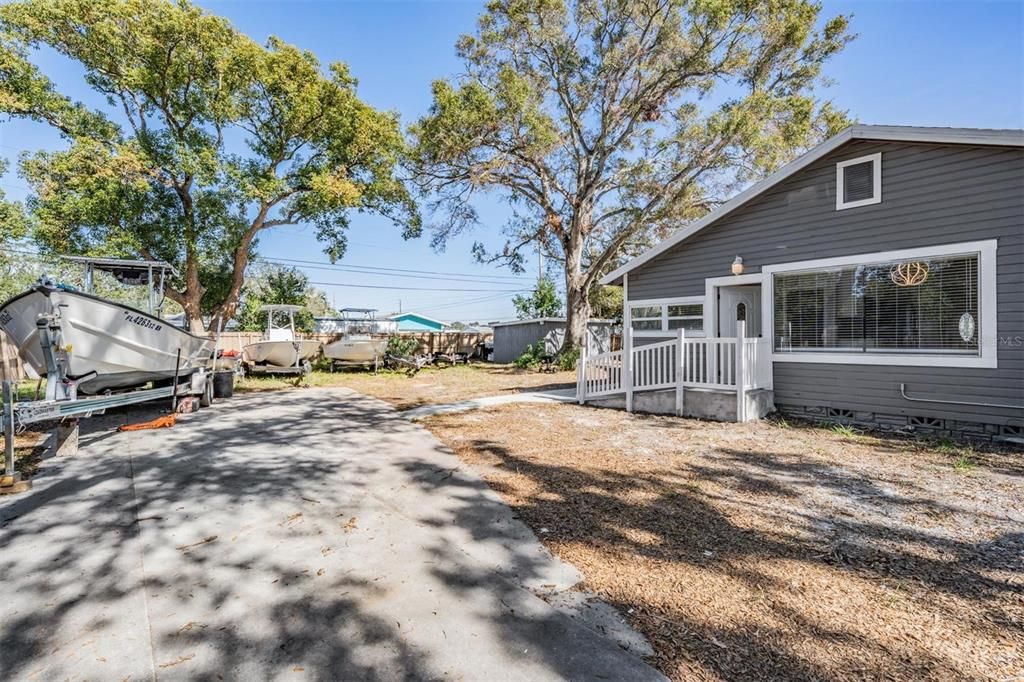 Fenced Yard - Parking and Storage - Workshop/Shed