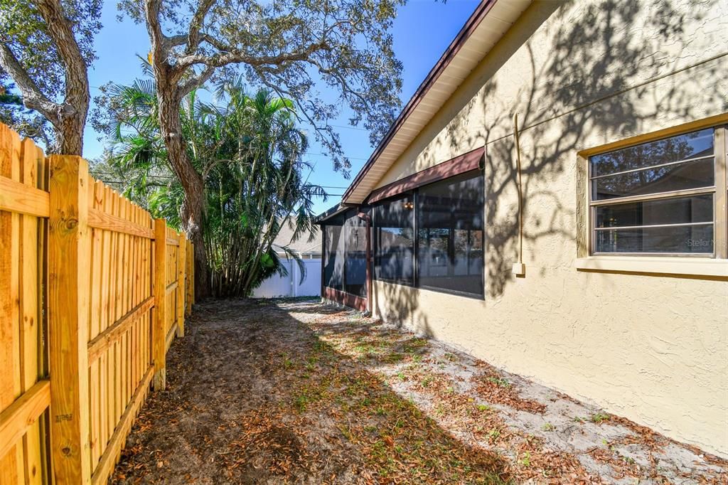 For Sale: $395,000 (2 beds, 2 baths, 1452 Square Feet)