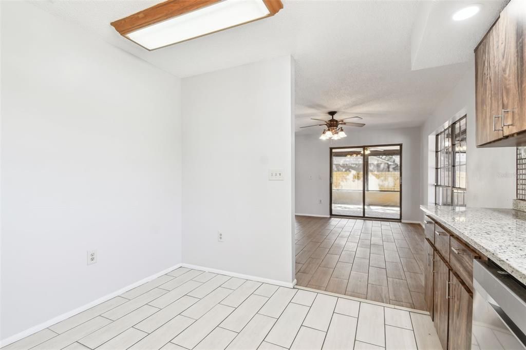 For Sale: $395,000 (2 beds, 2 baths, 1452 Square Feet)