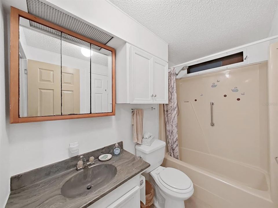 For Sale: $185,000 (2 beds, 2 baths, 1296 Square Feet)