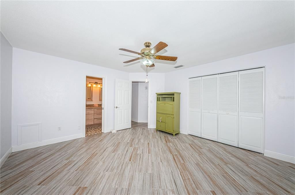 For Sale: $635,000 (2 beds, 2 baths, 1408 Square Feet)