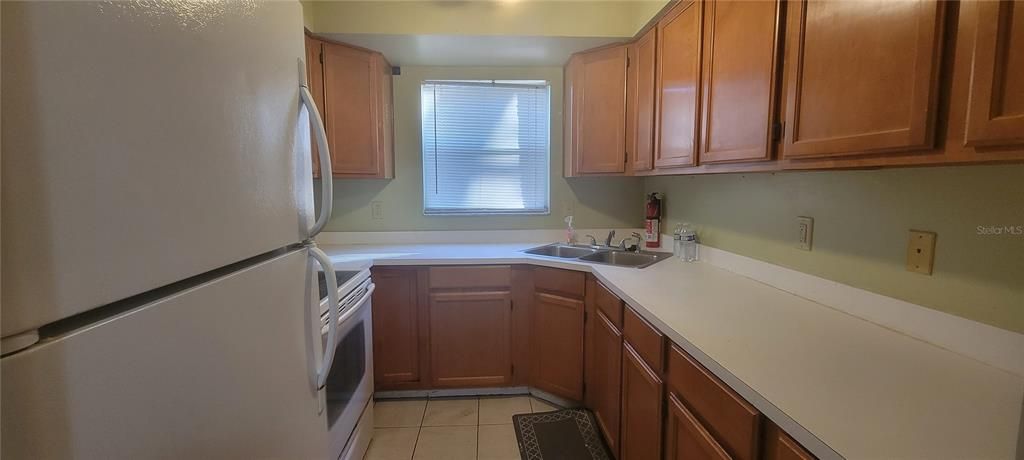 For Sale: $175,000 (2 beds, 1 baths, 890 Square Feet)