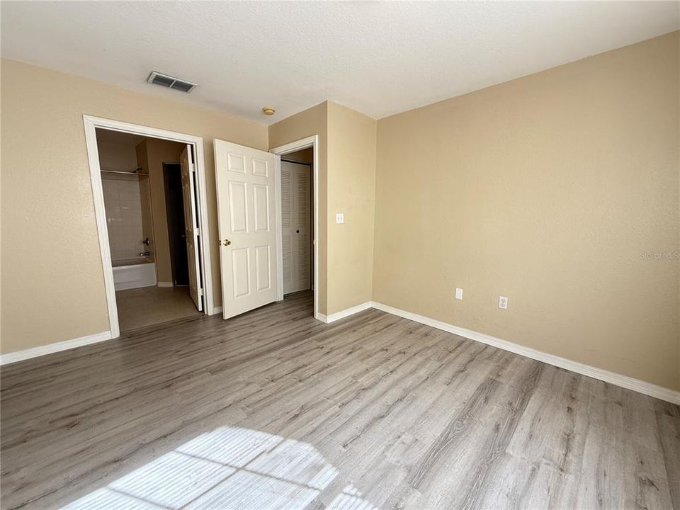 For Rent: $2,000 (2 beds, 2 baths, 1373 Square Feet)