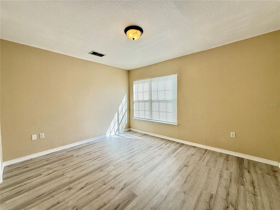 For Rent: $2,000 (2 beds, 2 baths, 1373 Square Feet)