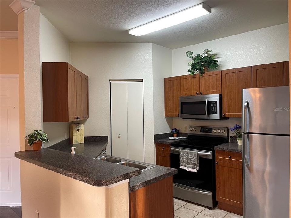 For Rent: $1,650 (1 beds, 1 baths, 756 Square Feet)