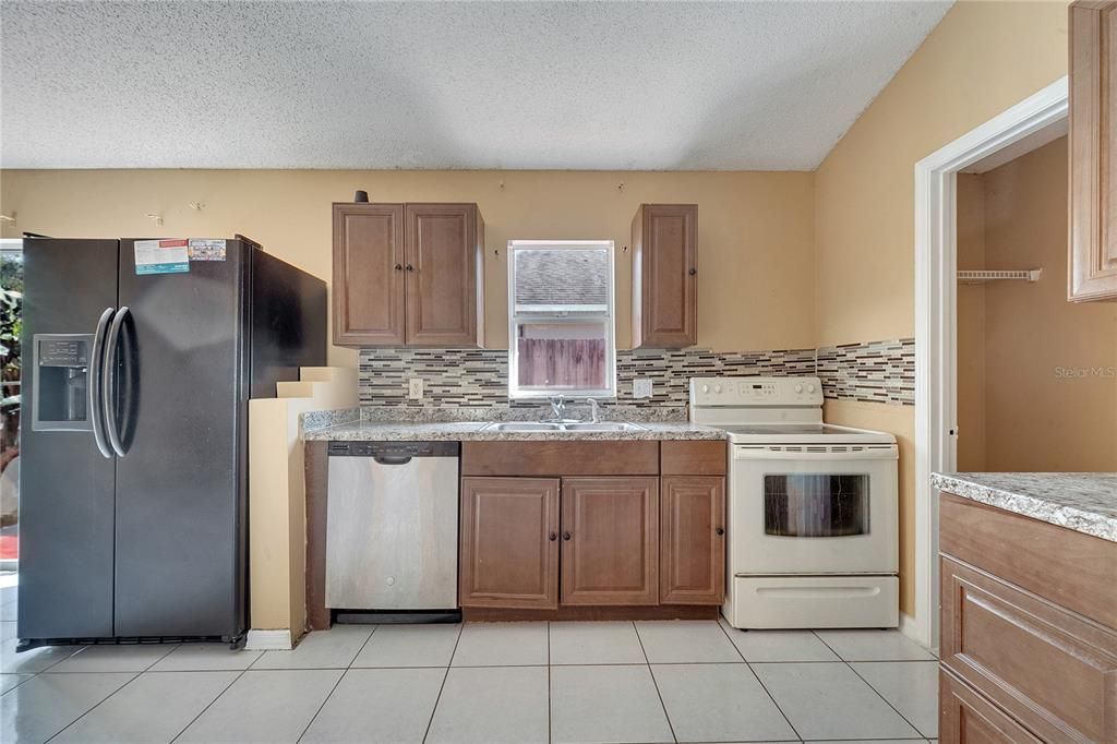 For Sale: $339,995 (3 beds, 2 baths, 1288 Square Feet)