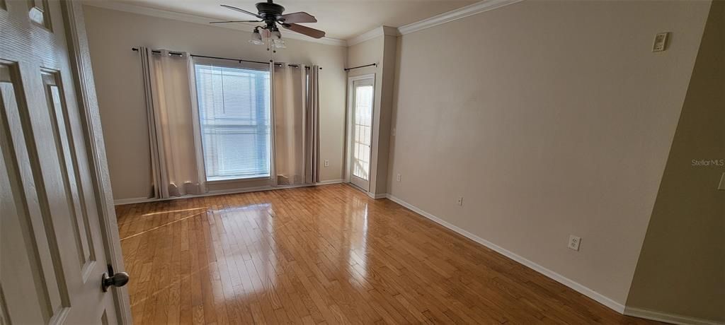 For Rent: $1,585 (1 beds, 1 baths, 660 Square Feet)