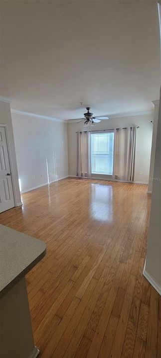 For Rent: $1,585 (1 beds, 1 baths, 660 Square Feet)