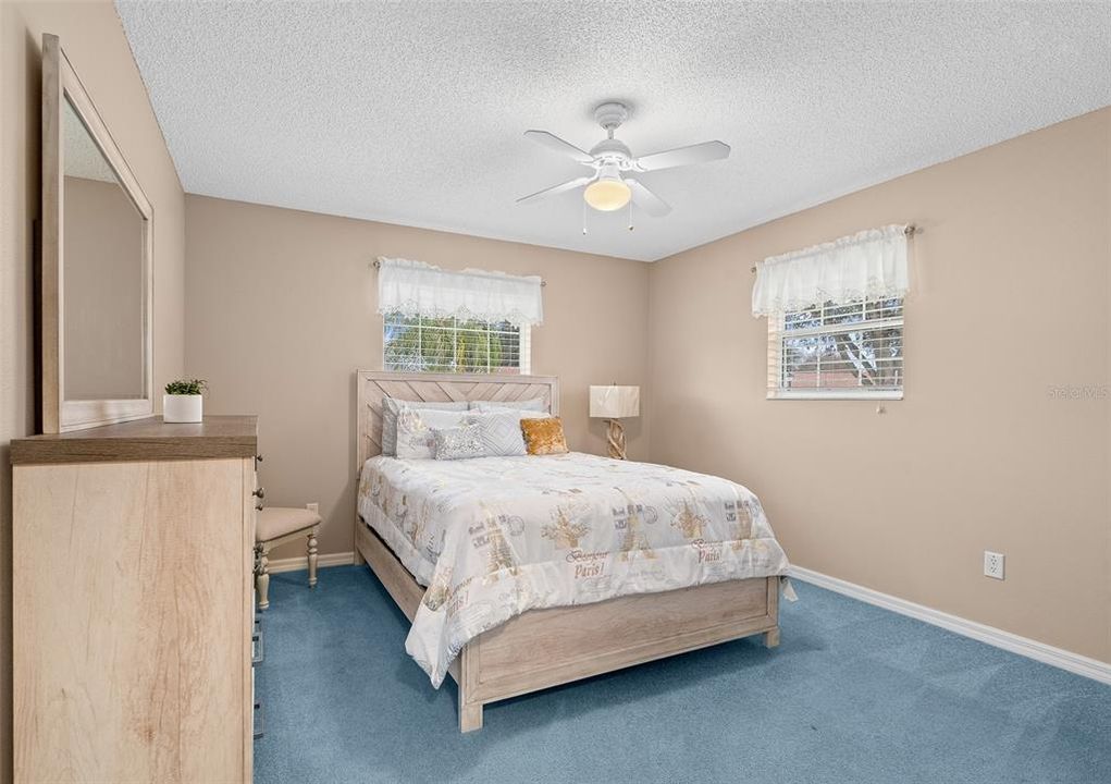 For Sale: $328,900 (2 beds, 2 baths, 1148 Square Feet)