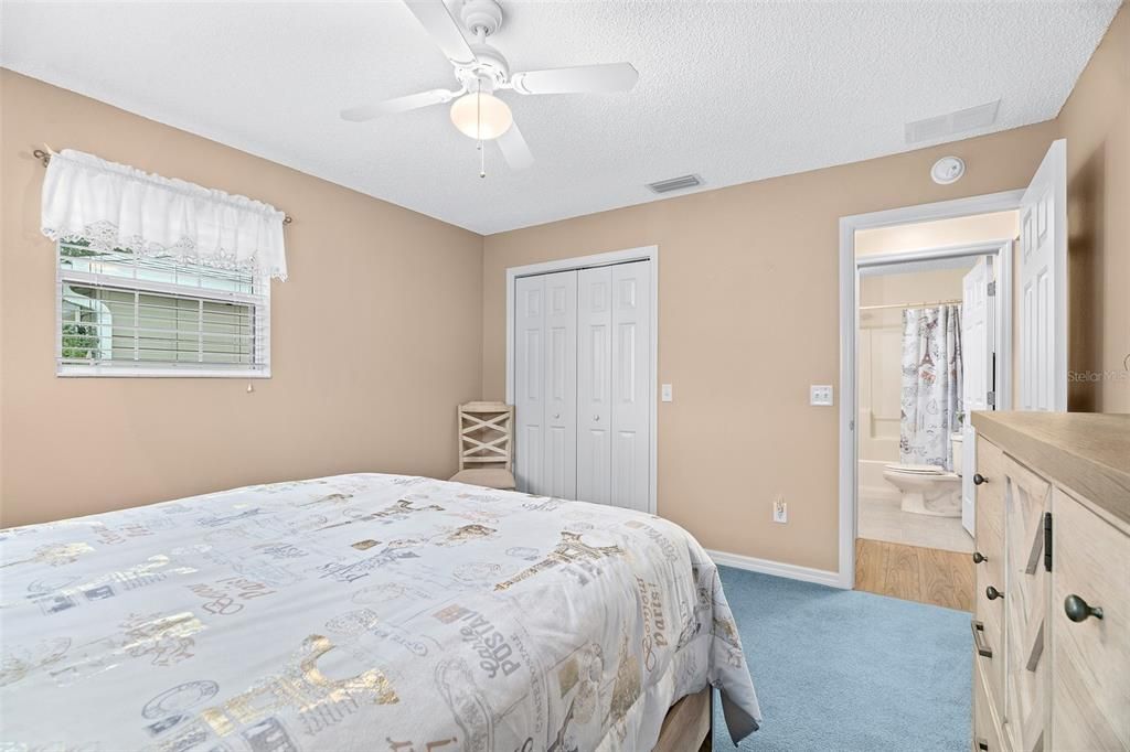 For Sale: $328,900 (2 beds, 2 baths, 1148 Square Feet)