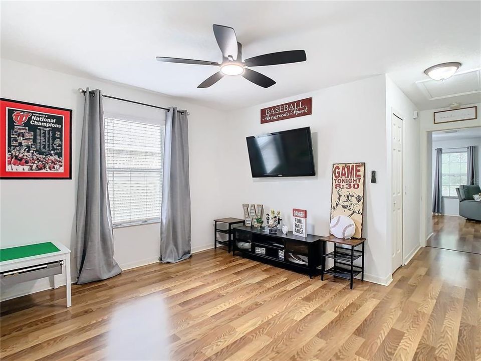 For Sale: $335,000 (3 beds, 2 baths, 1755 Square Feet)