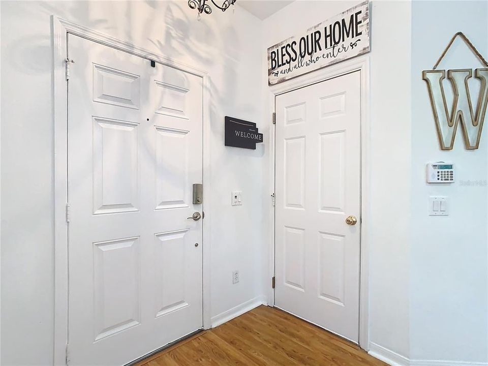 For Sale: $335,000 (3 beds, 2 baths, 1755 Square Feet)