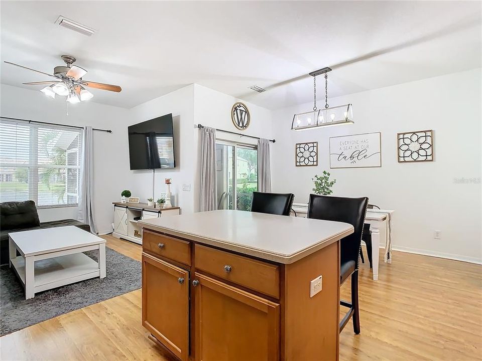 For Sale: $335,000 (3 beds, 2 baths, 1755 Square Feet)