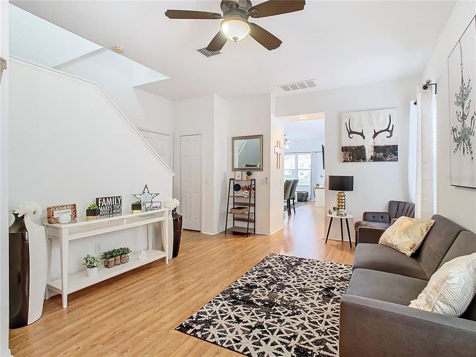 For Sale: $335,000 (3 beds, 2 baths, 1755 Square Feet)