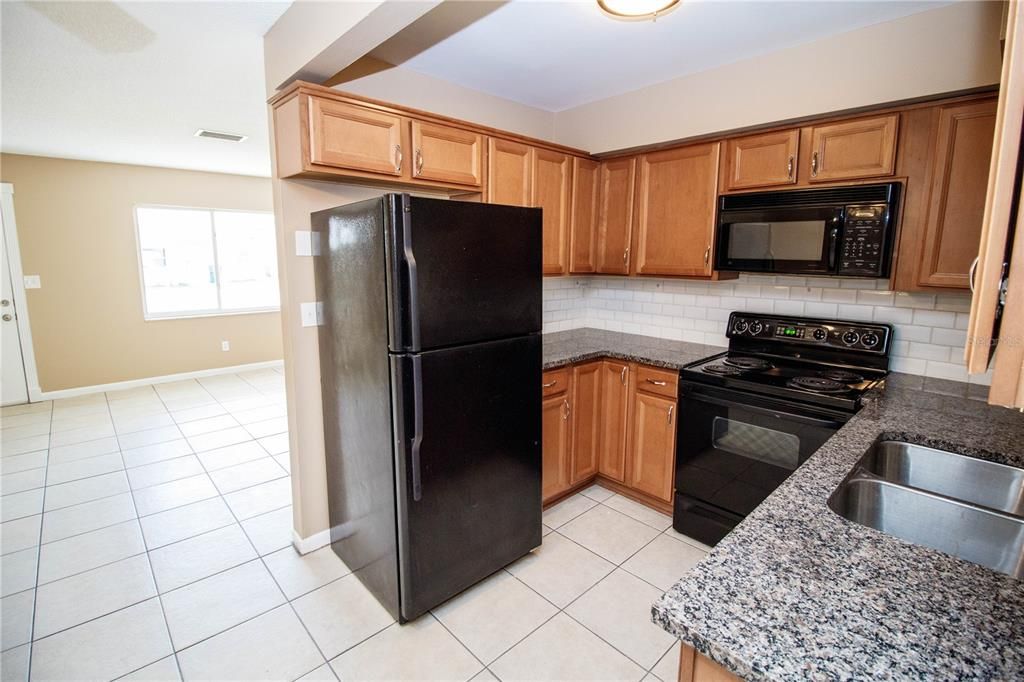 For Sale: $259,000 (3 beds, 2 baths, 1398 Square Feet)