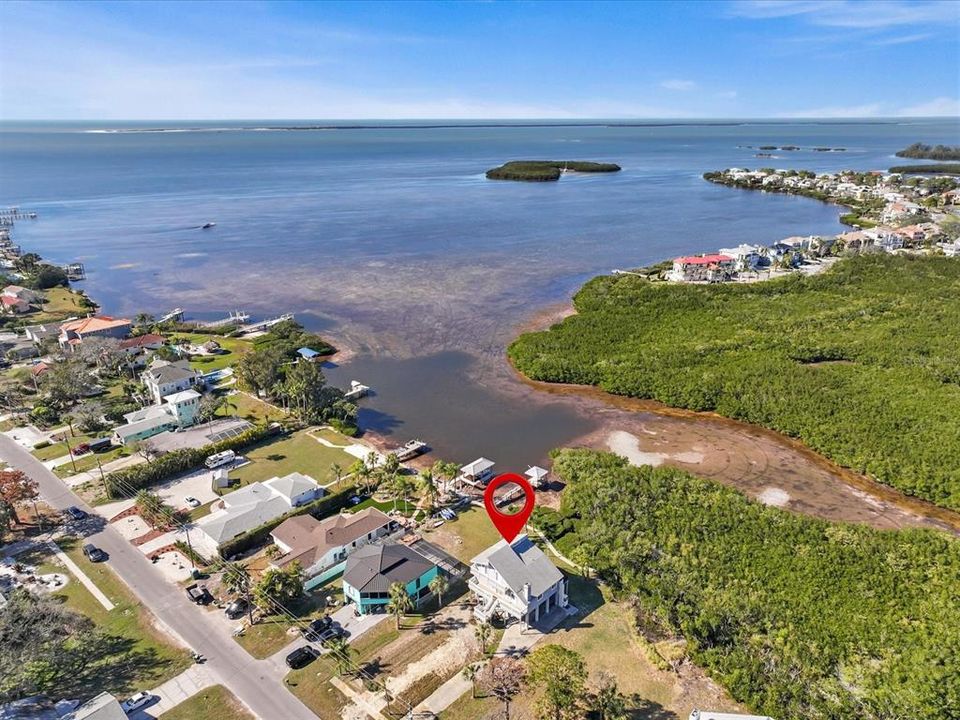 合同活跃: $709,000 (3 贝兹, 3 浴室, 2100 平方英尺)