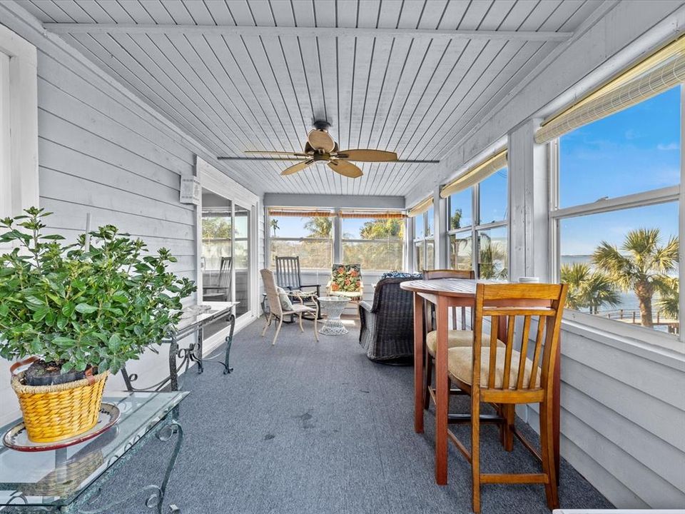 合同活跃: $709,000 (3 贝兹, 3 浴室, 2100 平方英尺)