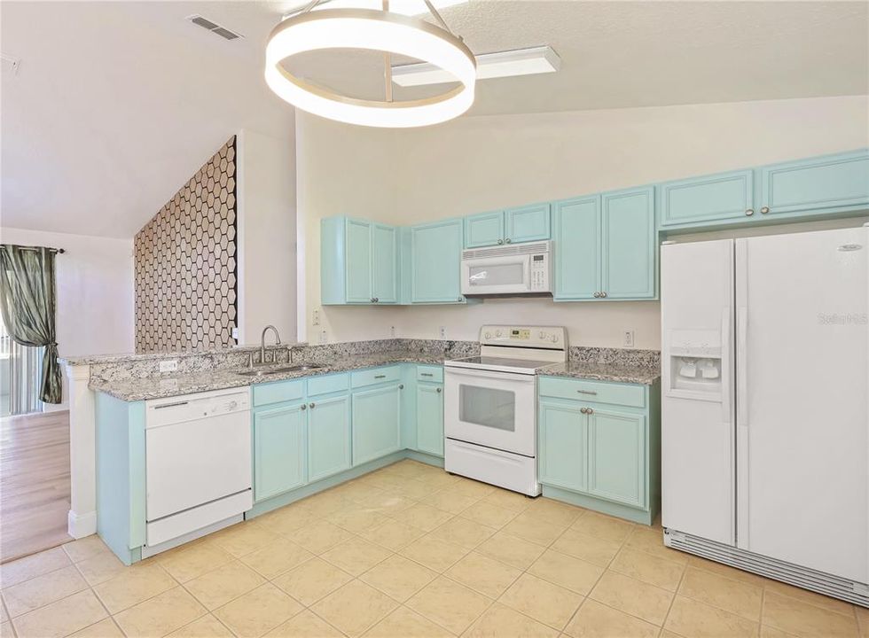 For Rent: $2,600 (3 beds, 2 baths, 1438 Square Feet)