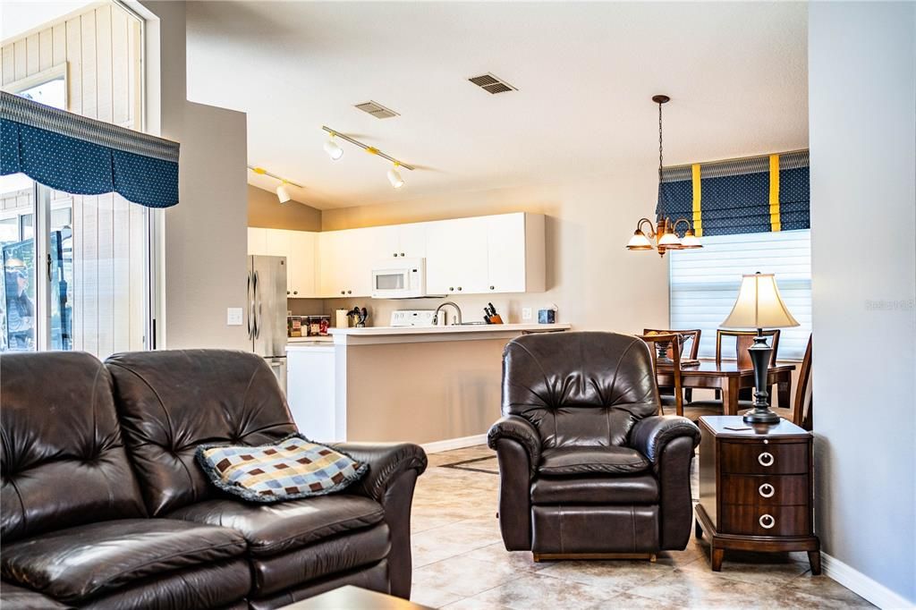 For Sale: $339,900 (3 beds, 2 baths, 1500 Square Feet)