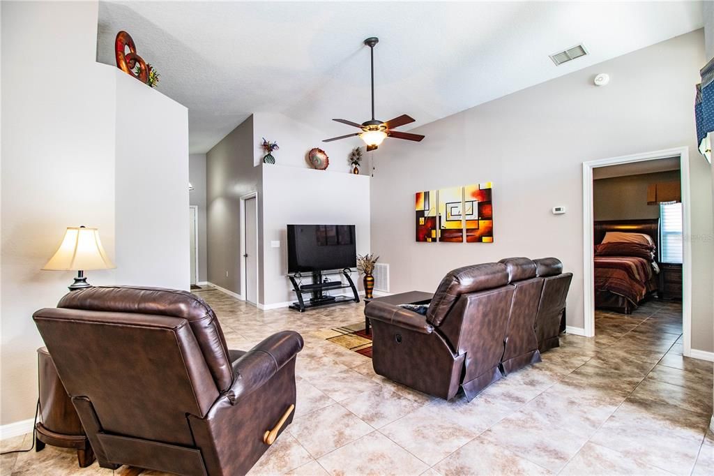 For Sale: $339,900 (3 beds, 2 baths, 1500 Square Feet)