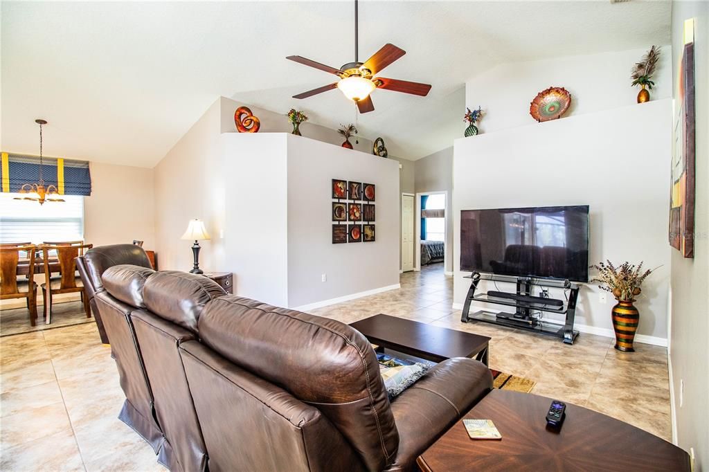 For Sale: $339,900 (3 beds, 2 baths, 1500 Square Feet)