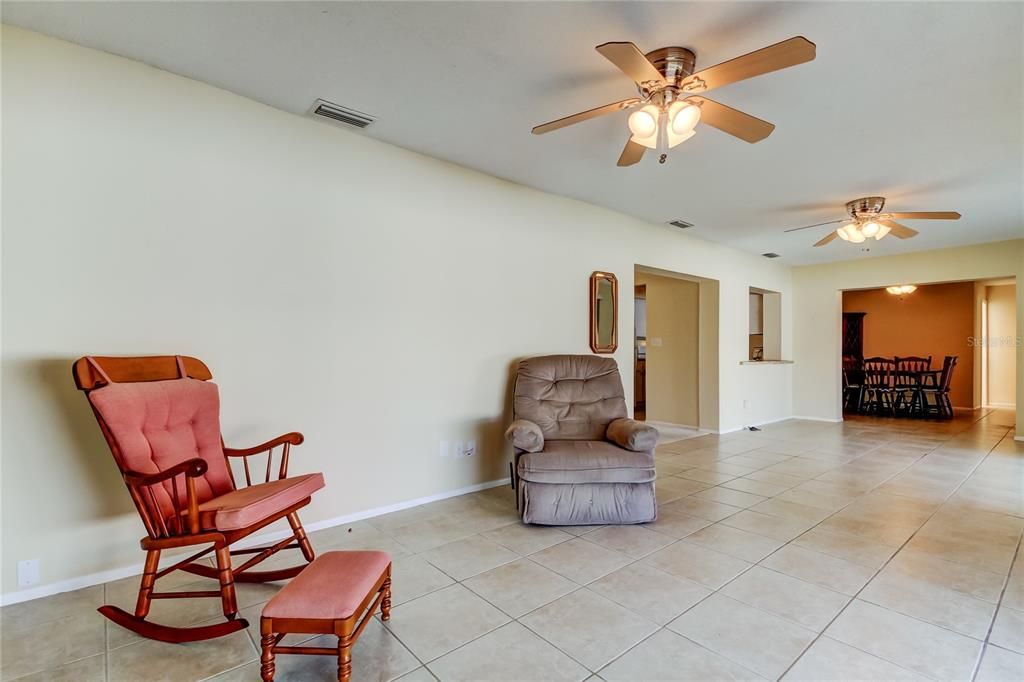 For Sale: $380,000 (2 beds, 2 baths, 1666 Square Feet)