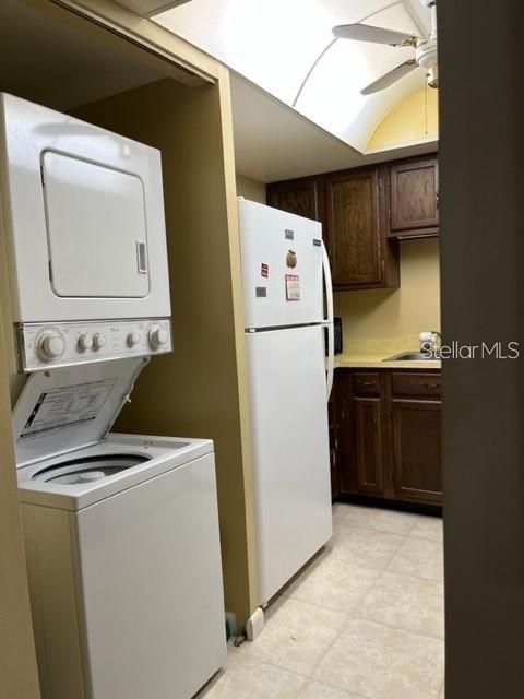For Sale: $95,000 (2 beds, 1 baths, 986 Square Feet)