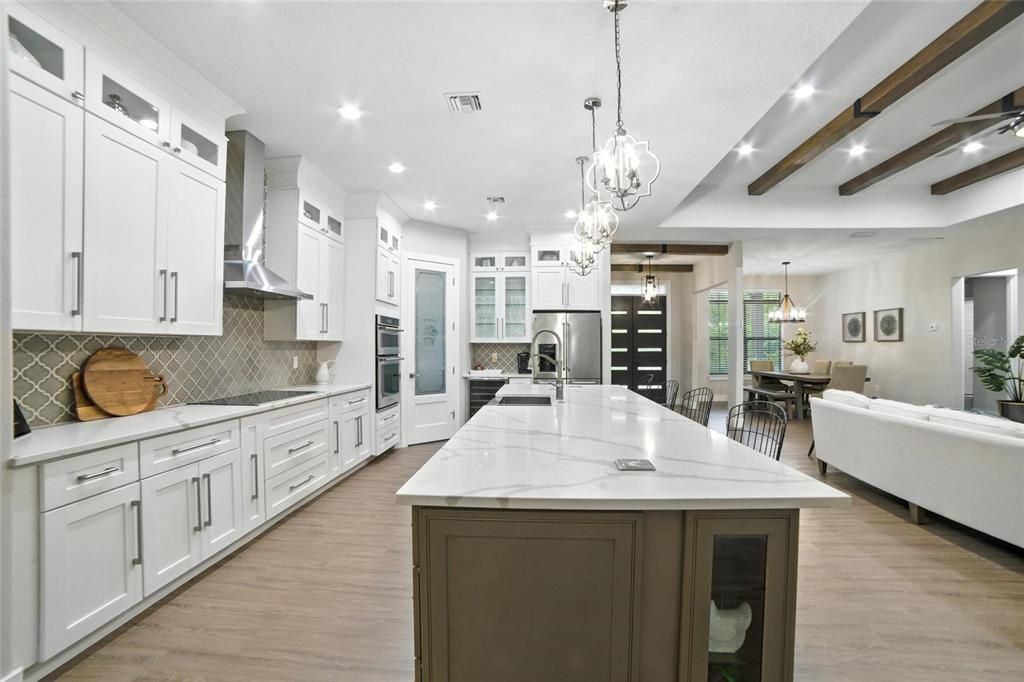 Под контрактом: $1,250,000 (4 спален, 3 ванн, 3151 Квадратных фут)