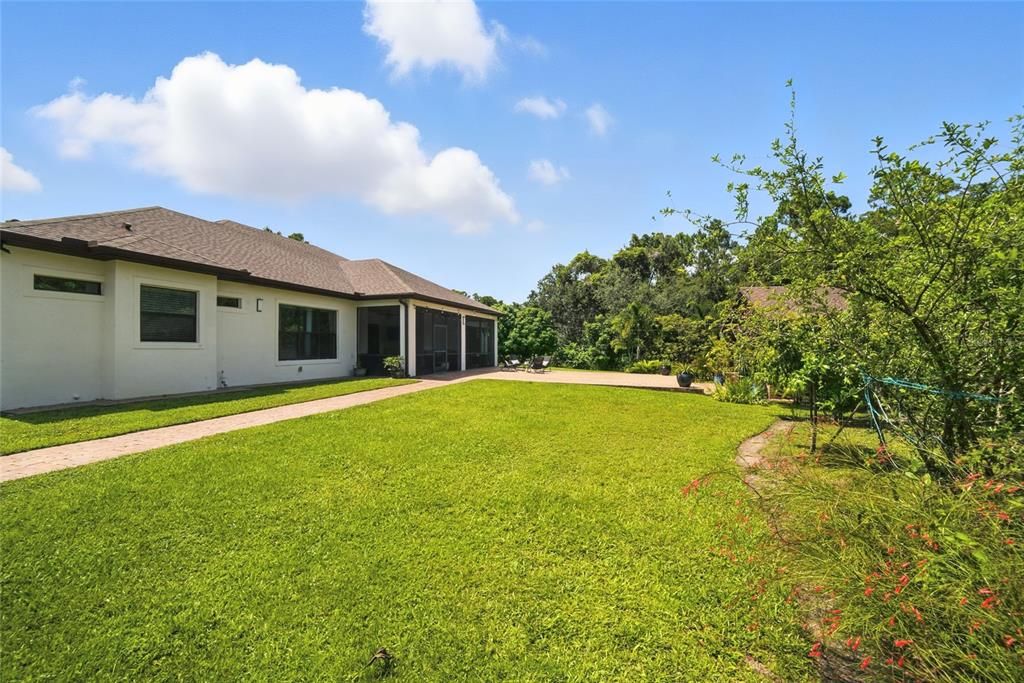 Под контрактом: $1,250,000 (4 спален, 3 ванн, 3151 Квадратных фут)