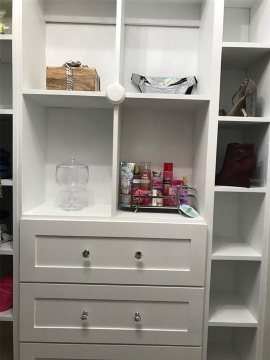 Под контрактом: $1,250,000 (4 спален, 3 ванн, 3151 Квадратных фут)