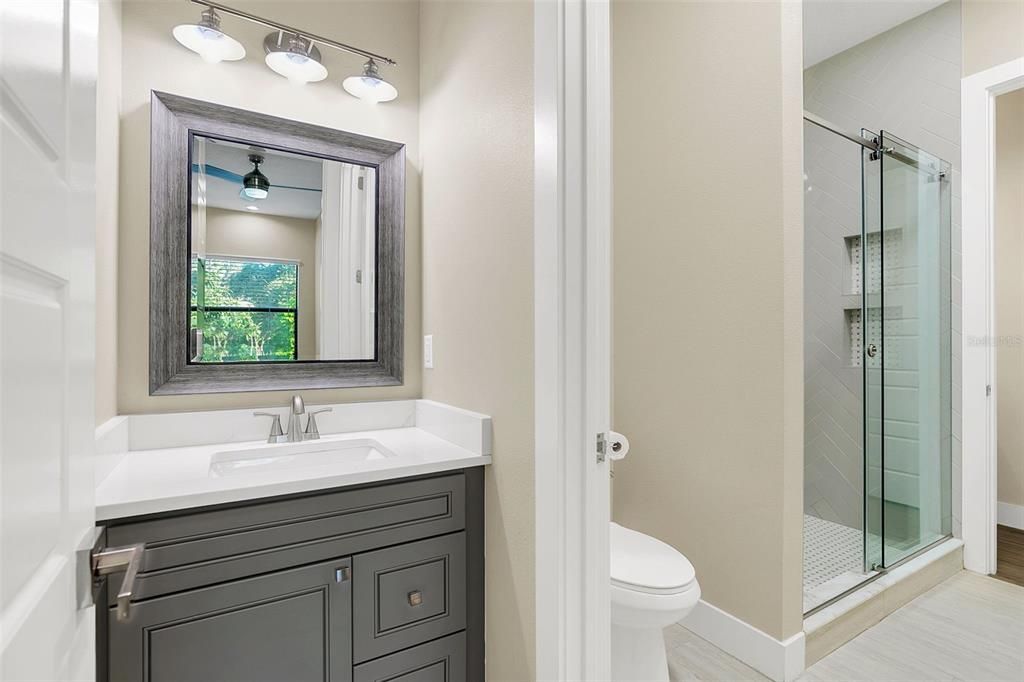 Под контрактом: $1,250,000 (4 спален, 3 ванн, 3151 Квадратных фут)