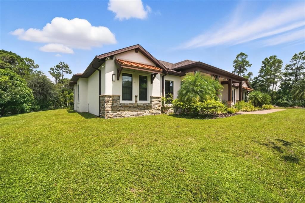 Под контрактом: $1,250,000 (4 спален, 3 ванн, 3151 Квадратных фут)