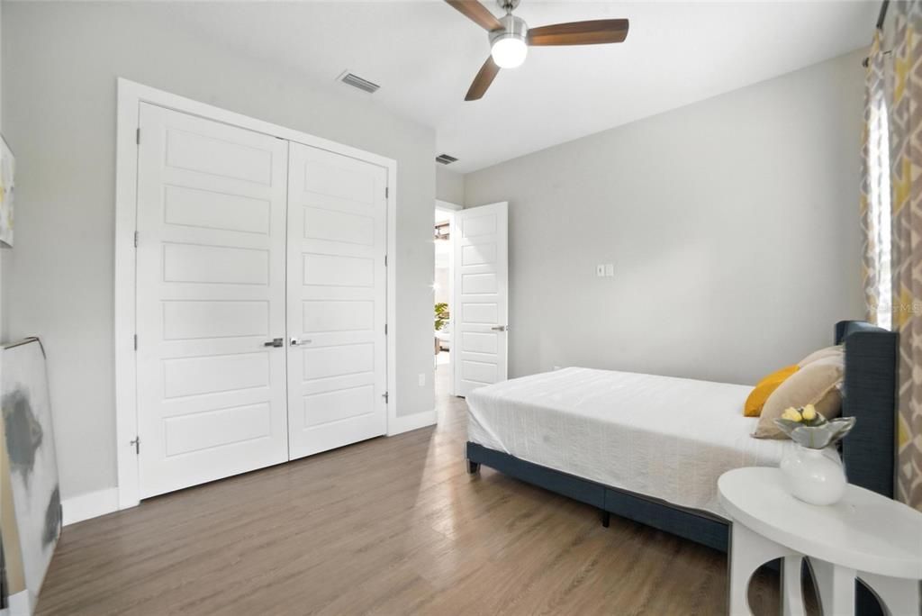 Под контрактом: $1,250,000 (4 спален, 3 ванн, 3151 Квадратных фут)